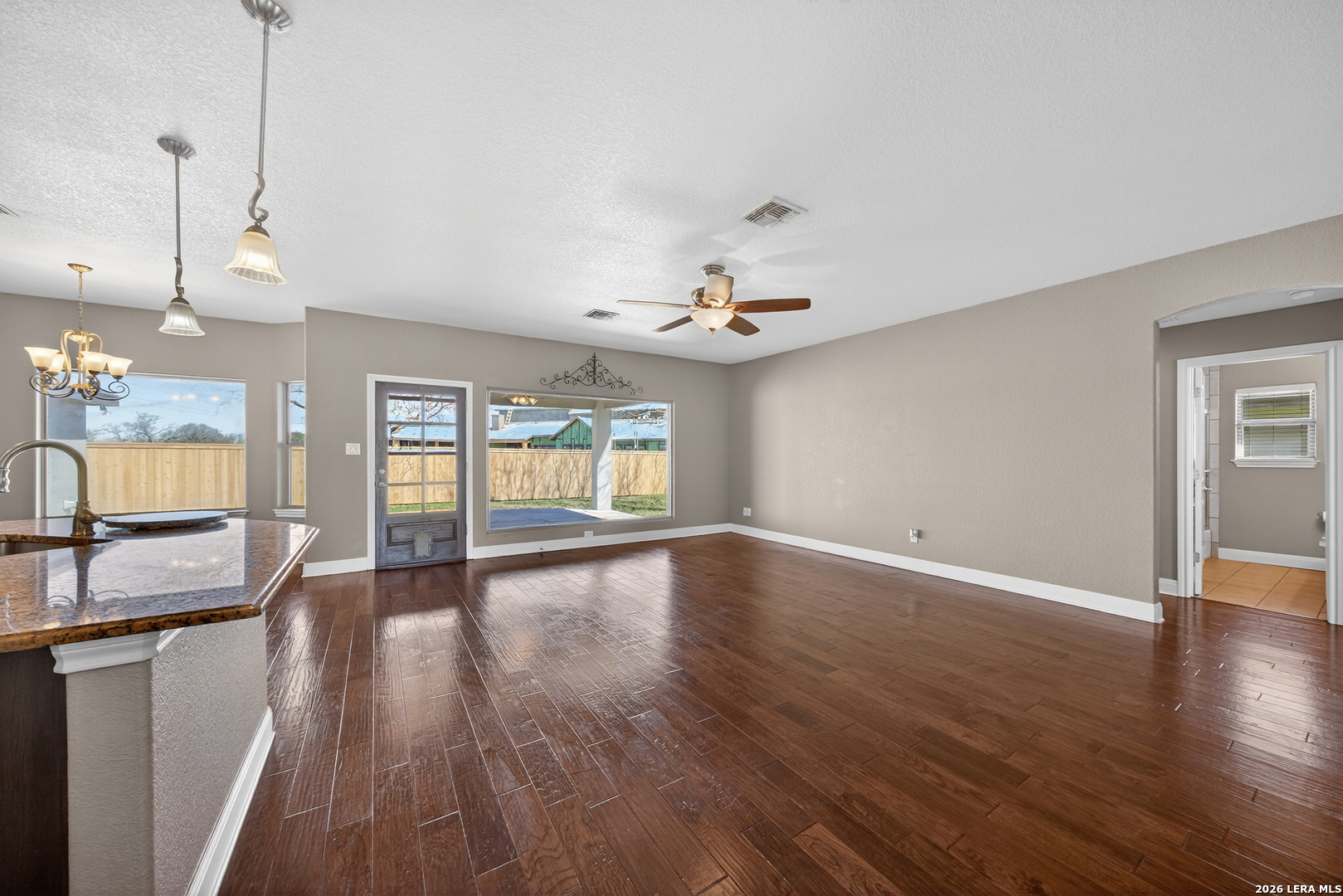 1768 Stonehaven Pleasanton TX 78064