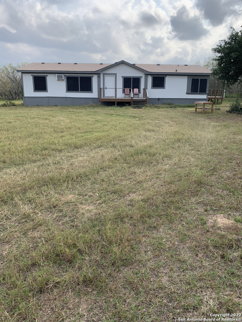 4308 County Road 331 Floresville TX 78114