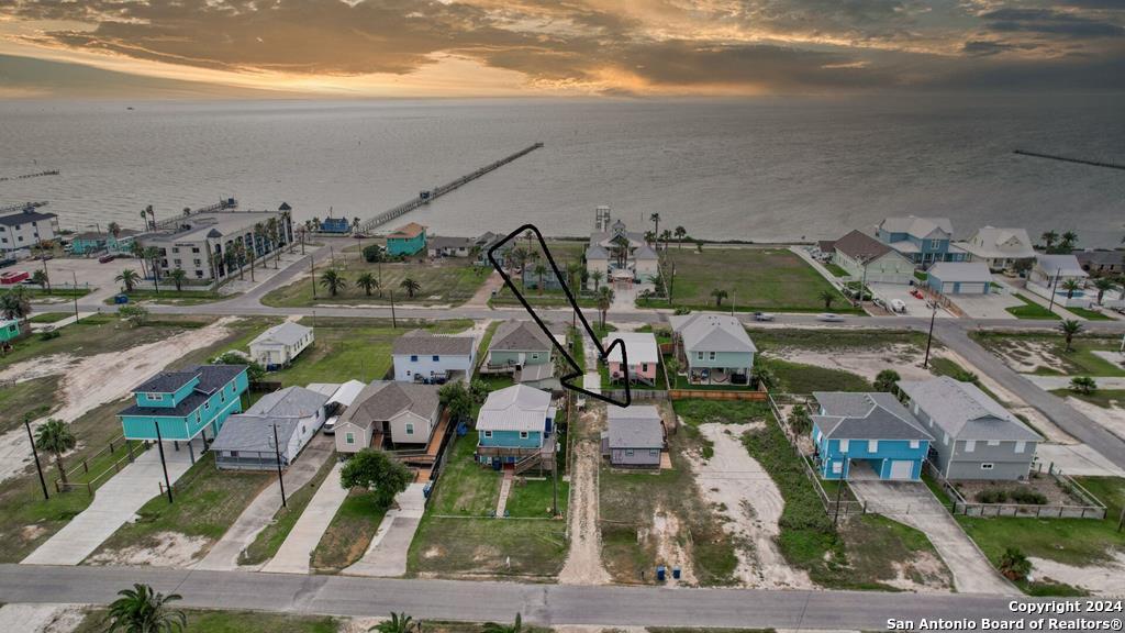 820 Magnolia Rockport TX 78382