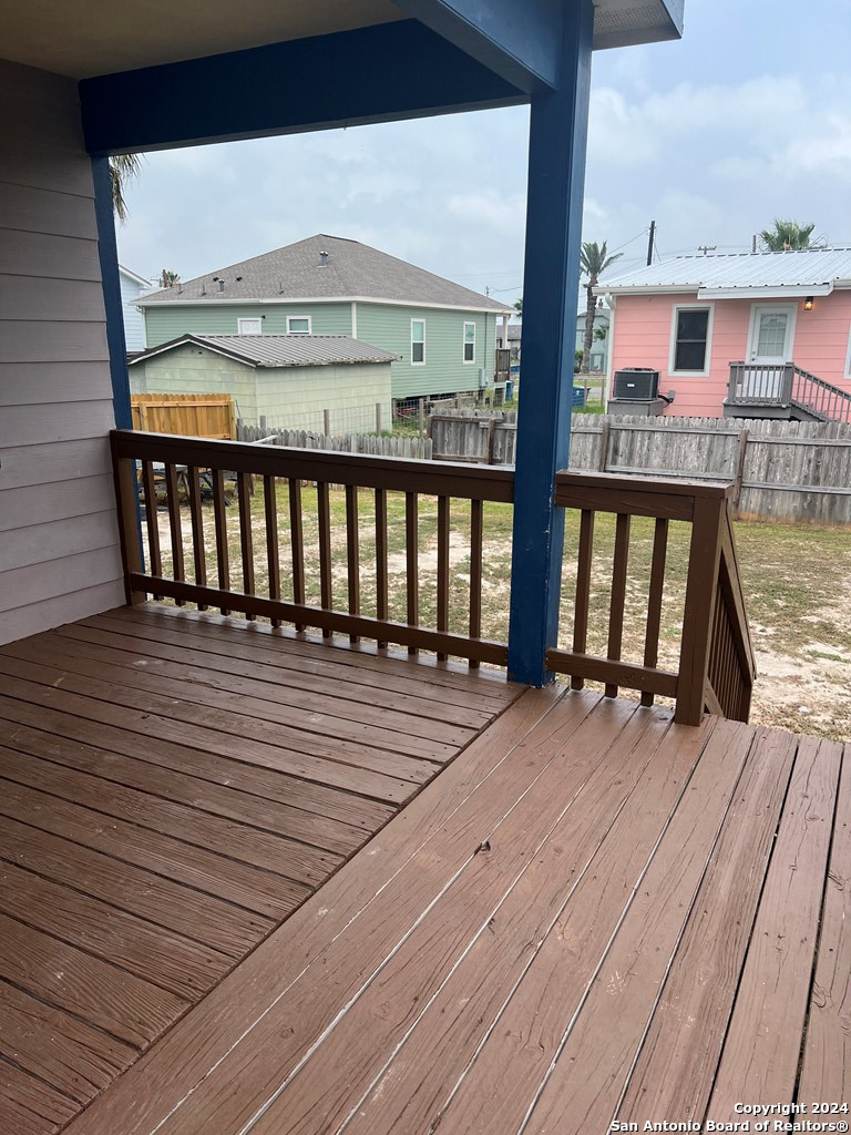 820 Magnolia Rockport TX 78382
