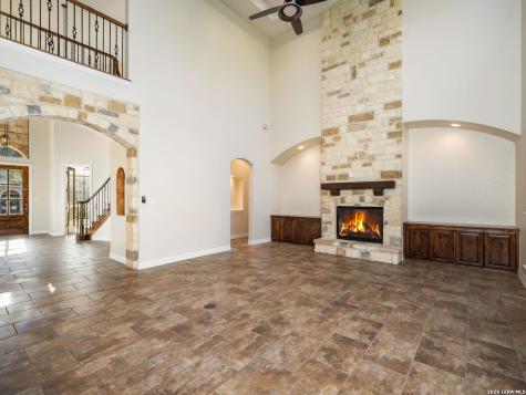 303 Regent Circle San Antonio TX 78231