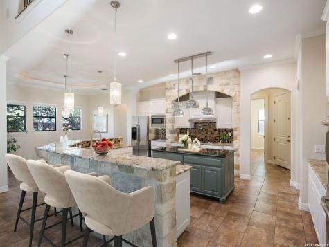303 Regent Circle San Antonio TX 78231