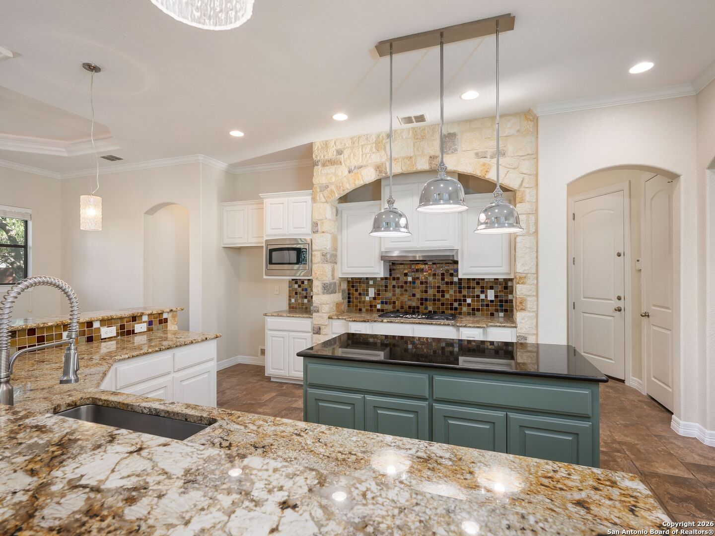 303 Regent Circle San Antonio TX 78231