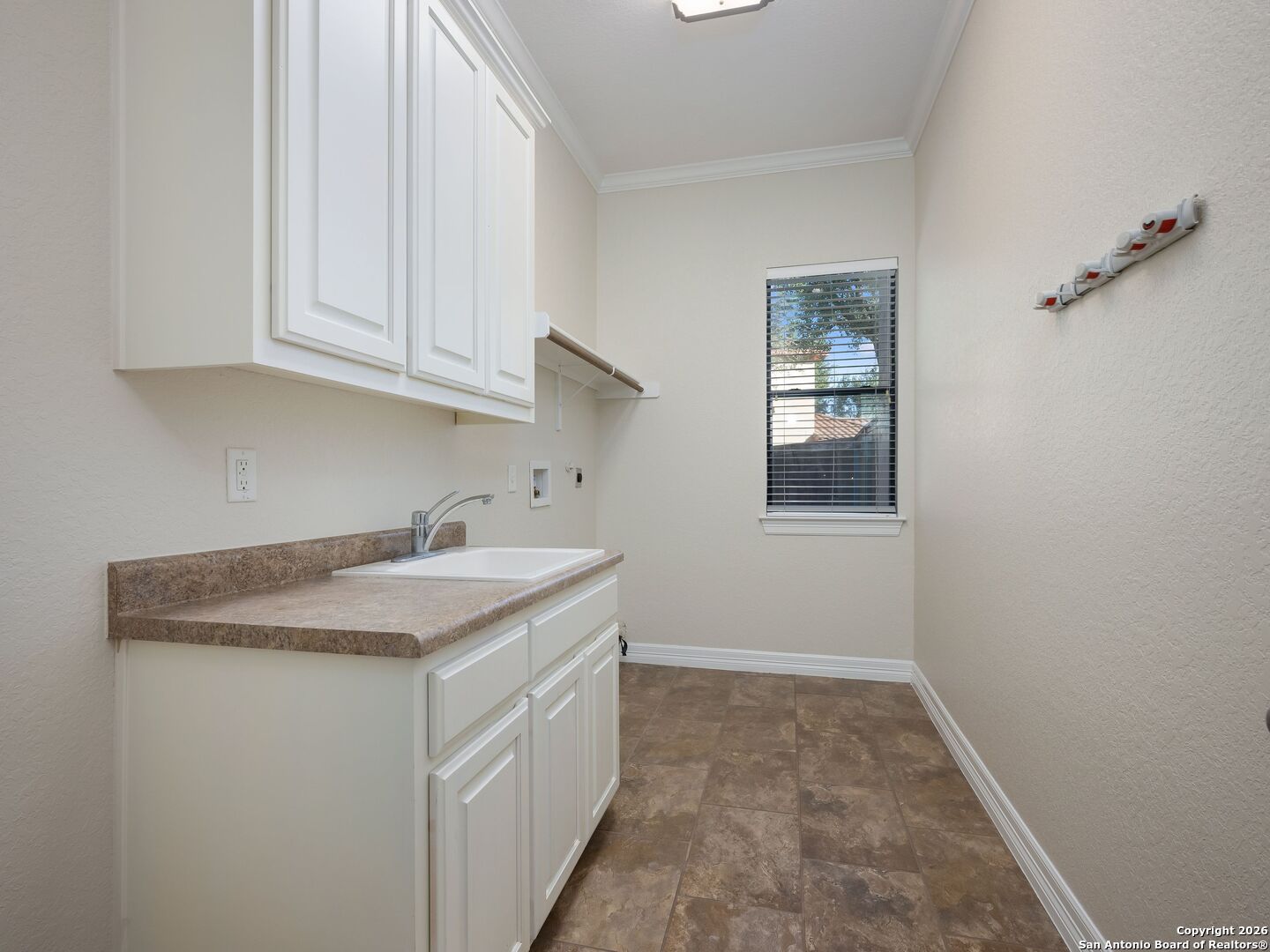 303 Regent Circle San Antonio TX 78231