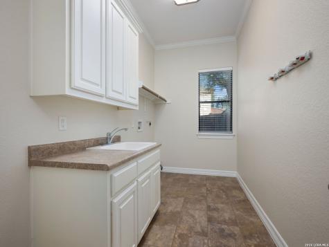 303 Regent Circle San Antonio TX 78231