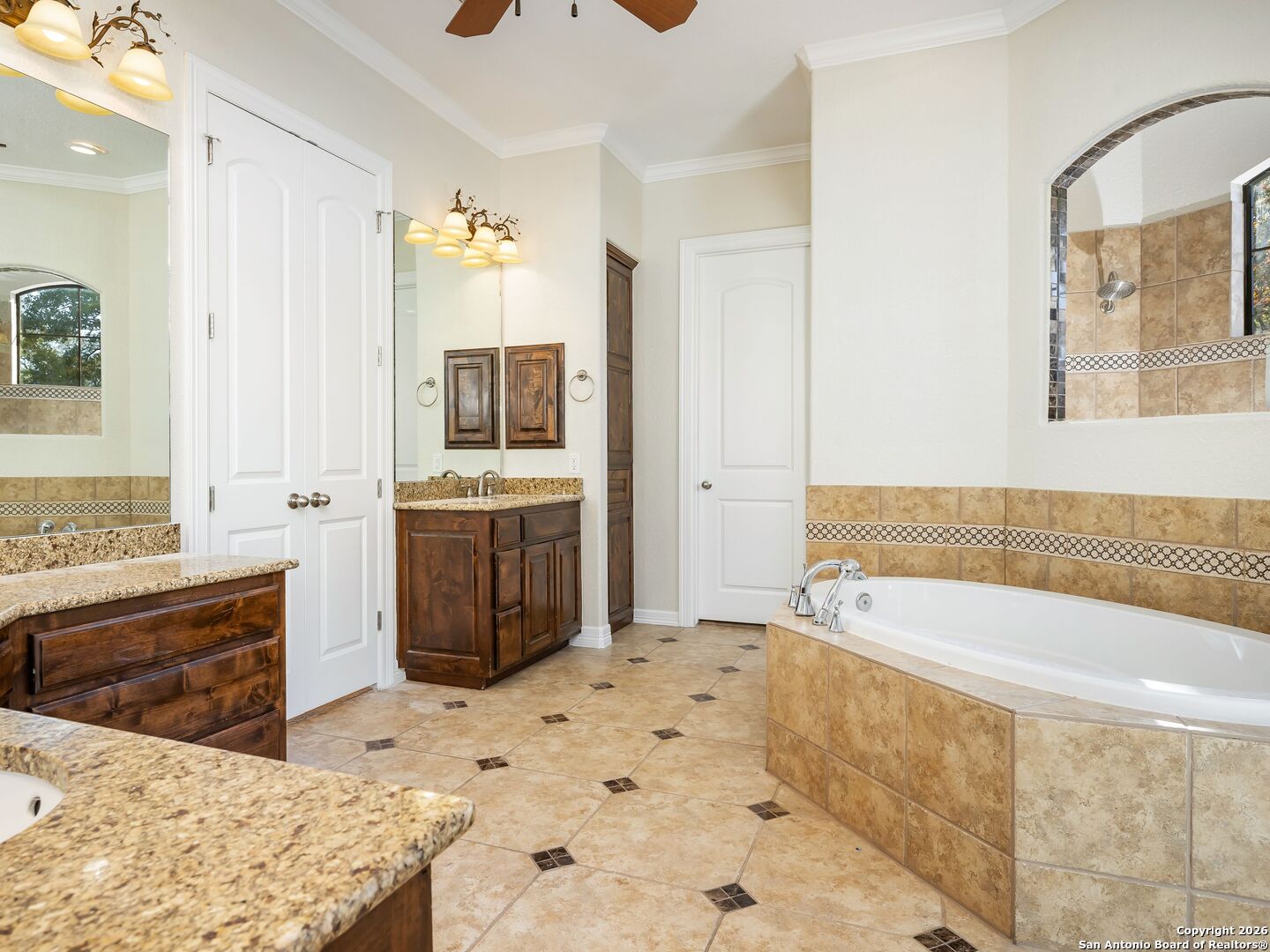 303 Regent Circle San Antonio TX 78231