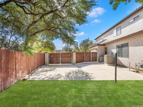 303 Regent Circle San Antonio TX 78231