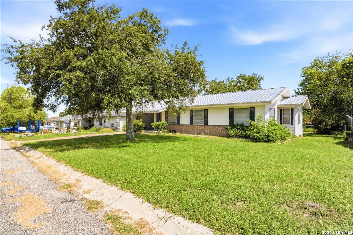 319 Hackberry Street Kenedy TX 78119