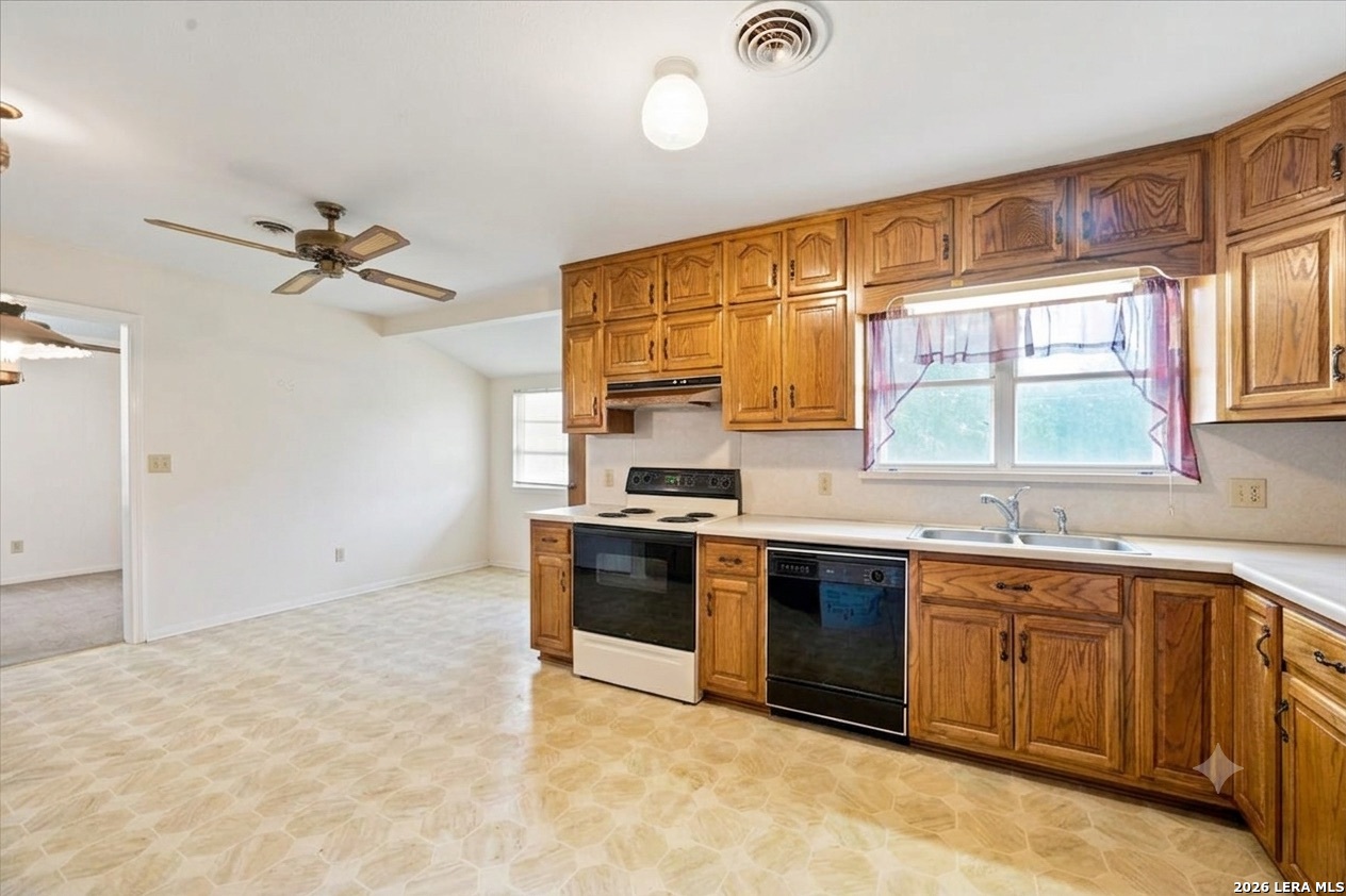 319 Hackberry Street Kenedy TX 78119