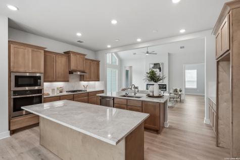 381 Jereth Crossing Castroville TX 78009