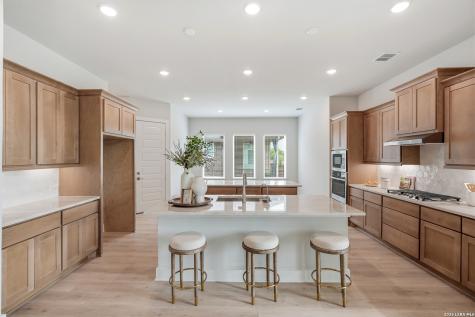 381 Jereth Crossing Castroville TX 78009