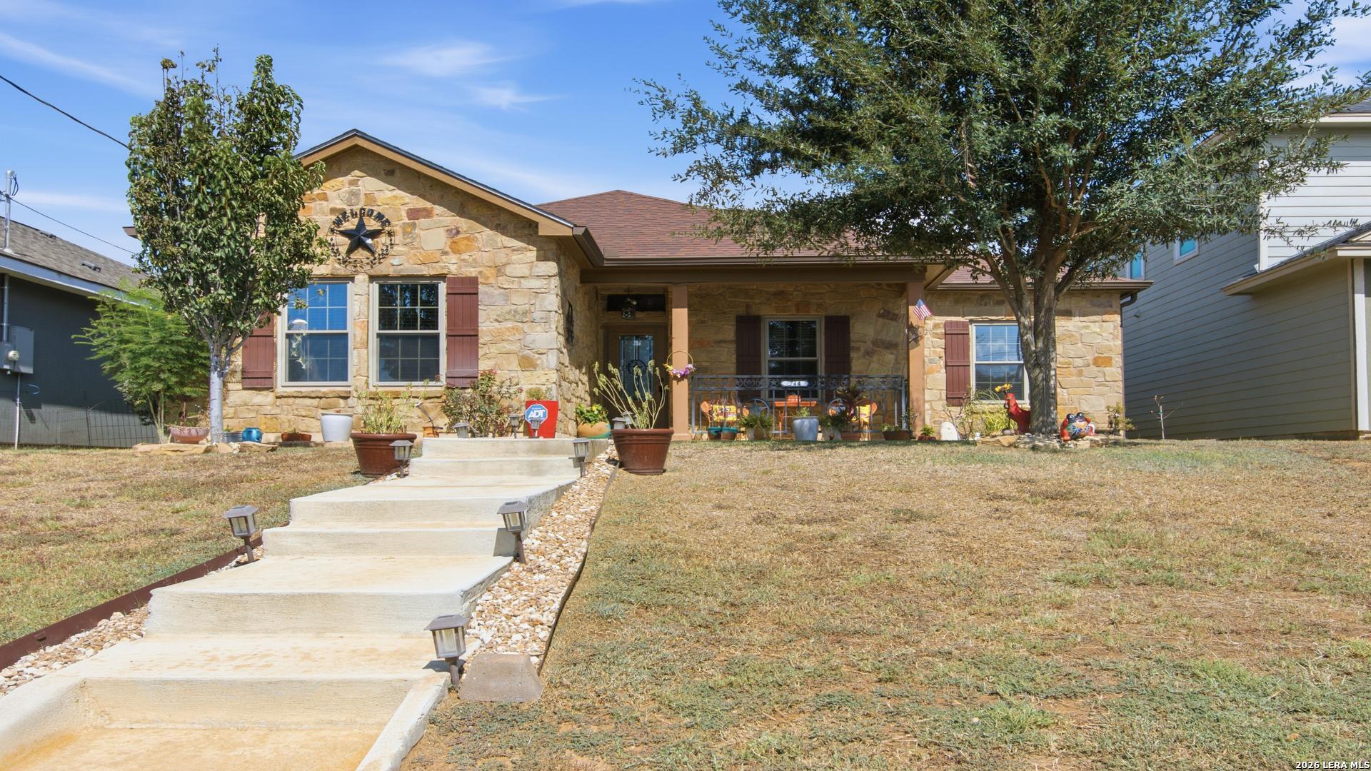 744 Crestview Floresville TX 78114