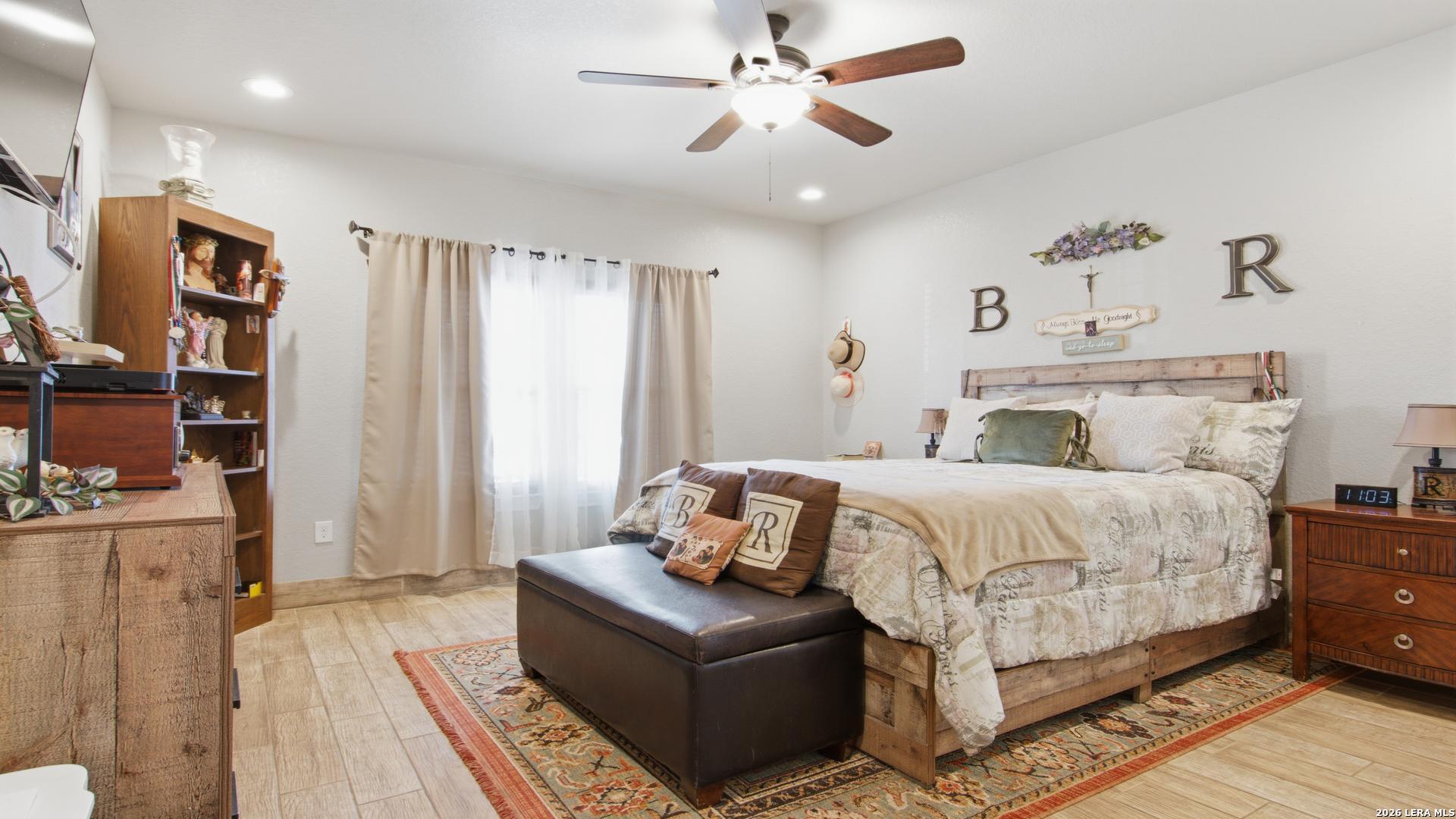 744 Crestview Floresville TX 78114