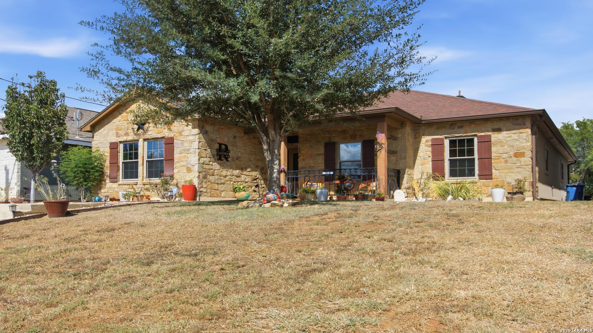744 Crestview Floresville TX 78114