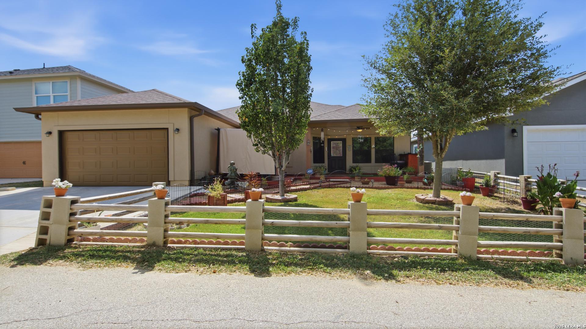 744 Crestview Floresville TX 78114