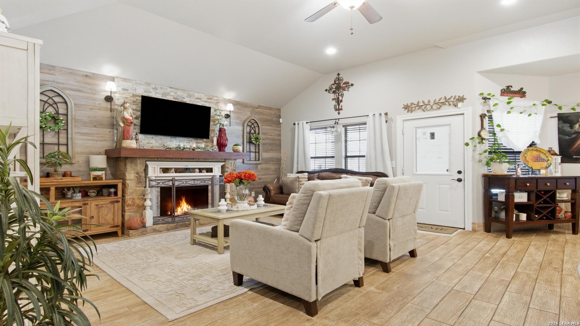 744 Crestview Floresville TX 78114