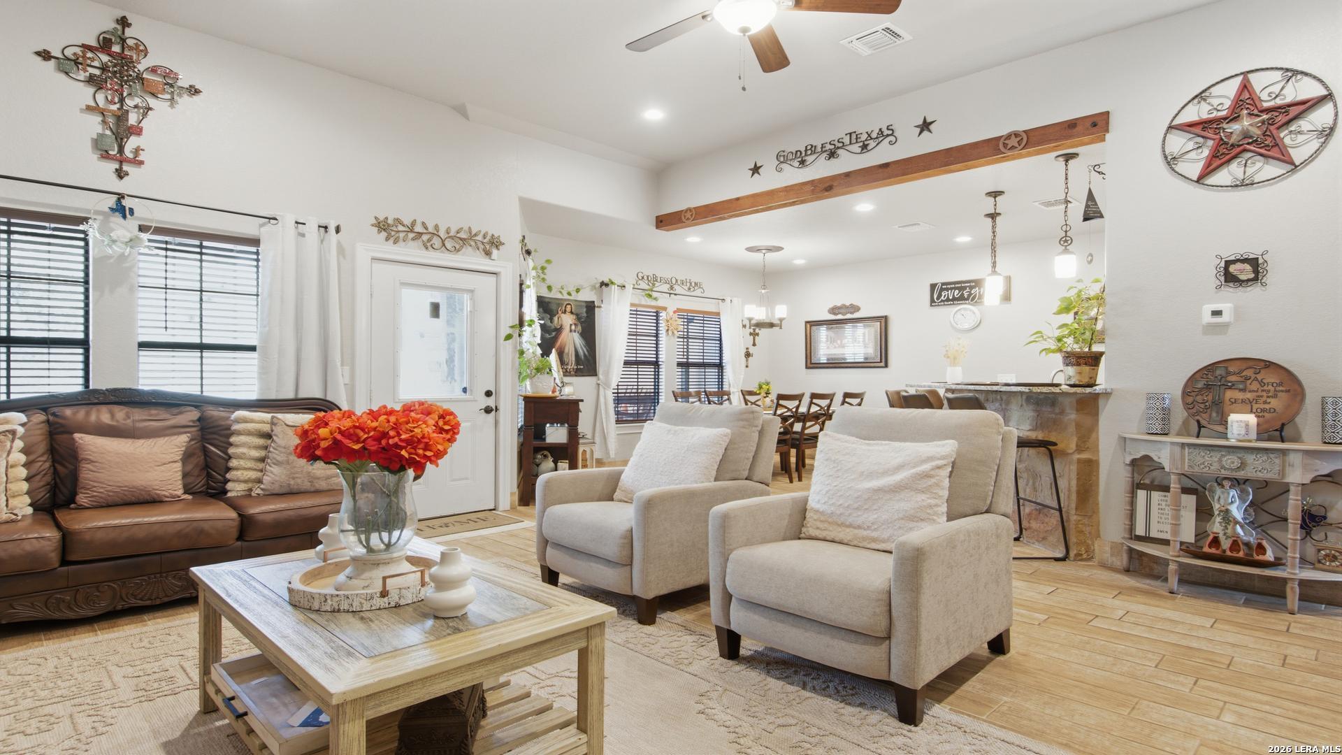 744 Crestview Floresville TX 78114