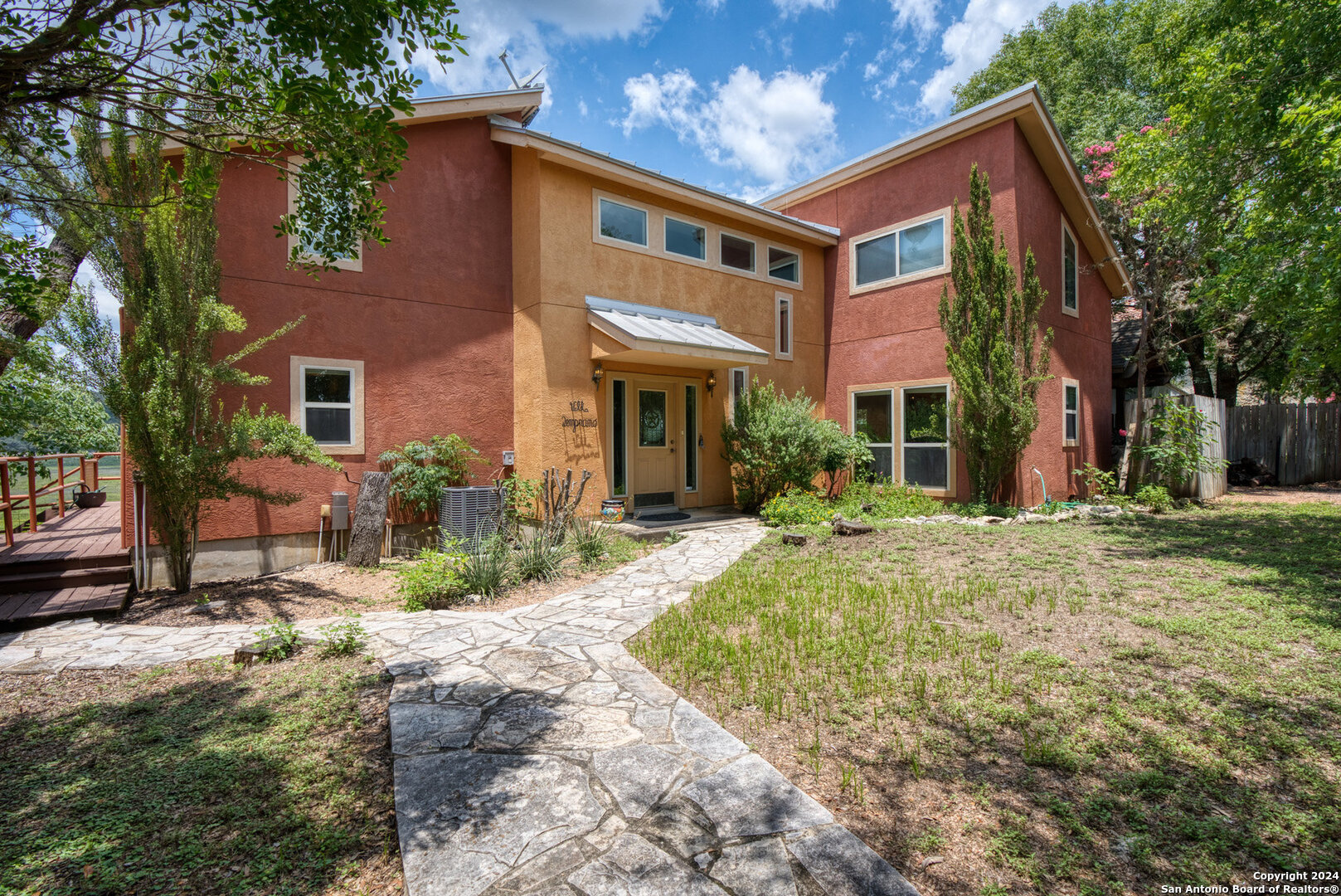 696 Faurie Road Lakehills TX 78063