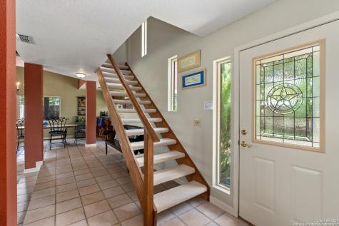 696 Faurie Road Lakehills TX 78063
