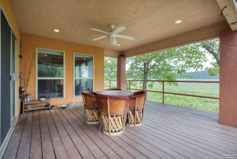 696 Faurie Road Lakehills TX 78063