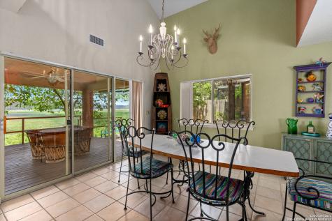 696 Faurie Road Lakehills TX 78063