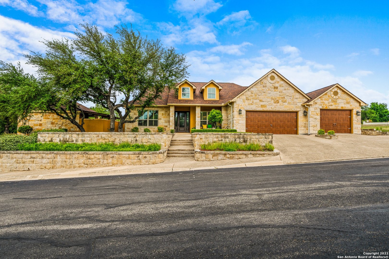 1904 Valencia Drive N Kerrville TX 78028