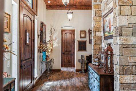 219 Doehne Oaks New Braunfels TX 78132