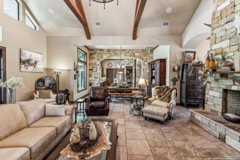 219 Doehne Oaks New Braunfels TX 78132