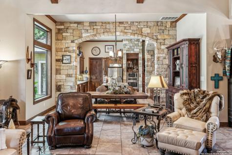 219 Doehne Oaks New Braunfels TX 78132