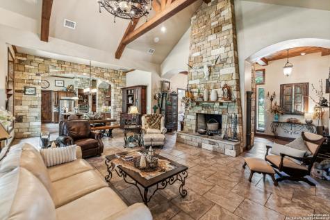 219 Doehne Oaks New Braunfels TX 78132
