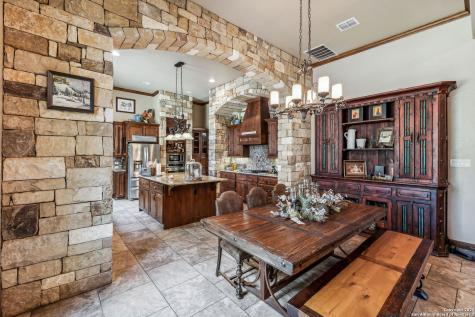 219 Doehne Oaks New Braunfels TX 78132