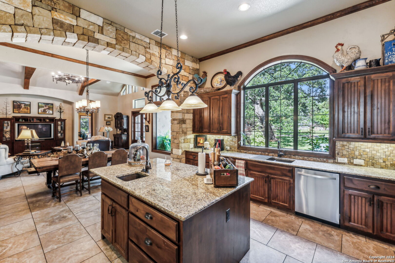219 Doehne Oaks New Braunfels TX 78132