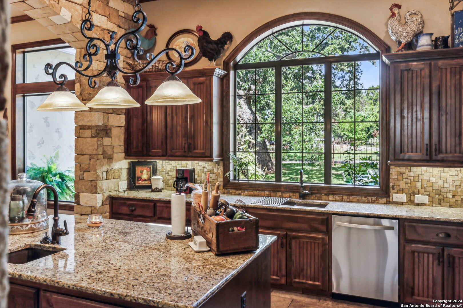 219 Doehne Oaks New Braunfels TX 78132