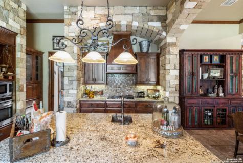 219 Doehne Oaks New Braunfels TX 78132