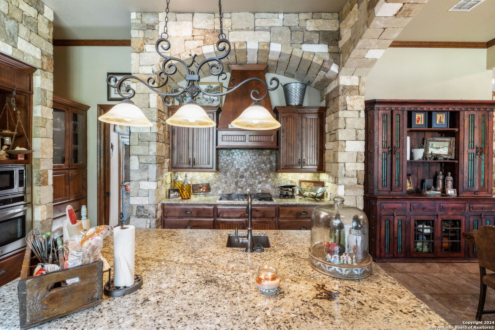 219 Doehne Oaks New Braunfels TX 78132