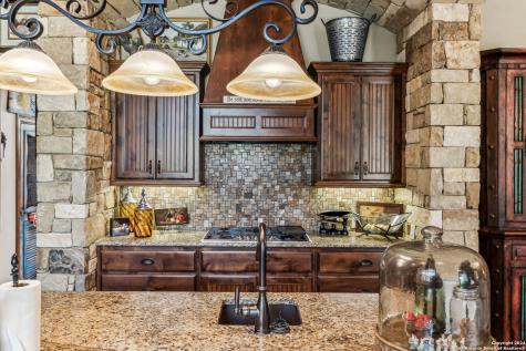 219 Doehne Oaks New Braunfels TX 78132