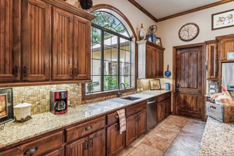 219 Doehne Oaks New Braunfels TX 78132