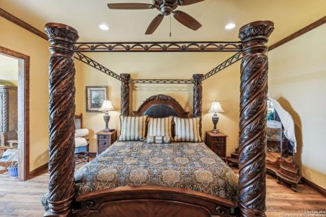 219 Doehne Oaks New Braunfels TX 78132