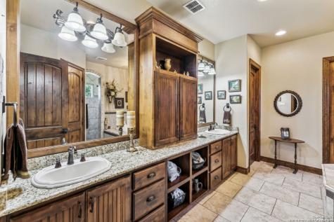 219 Doehne Oaks New Braunfels TX 78132