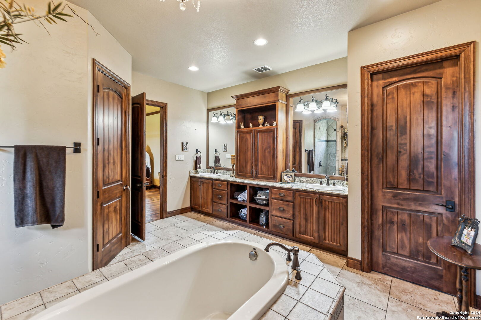 219 Doehne Oaks New Braunfels TX 78132