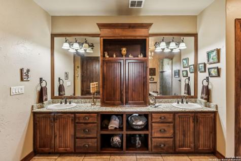219 Doehne Oaks New Braunfels TX 78132