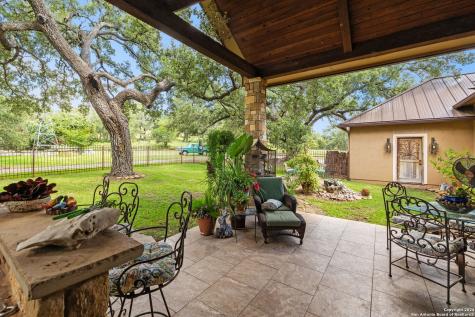 219 Doehne Oaks New Braunfels TX 78132