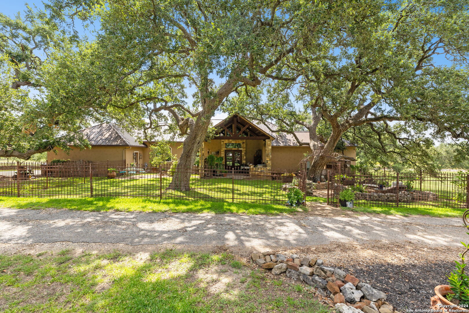 219 Doehne Oaks New Braunfels TX 78132