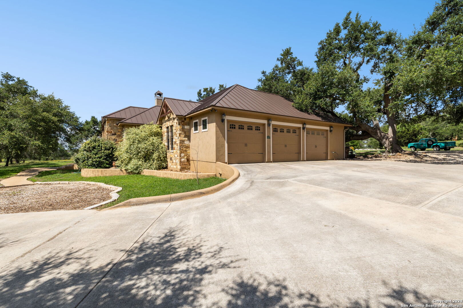 219 Doehne Oaks New Braunfels TX 78132