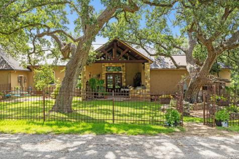 219 Doehne Oaks New Braunfels TX 78132