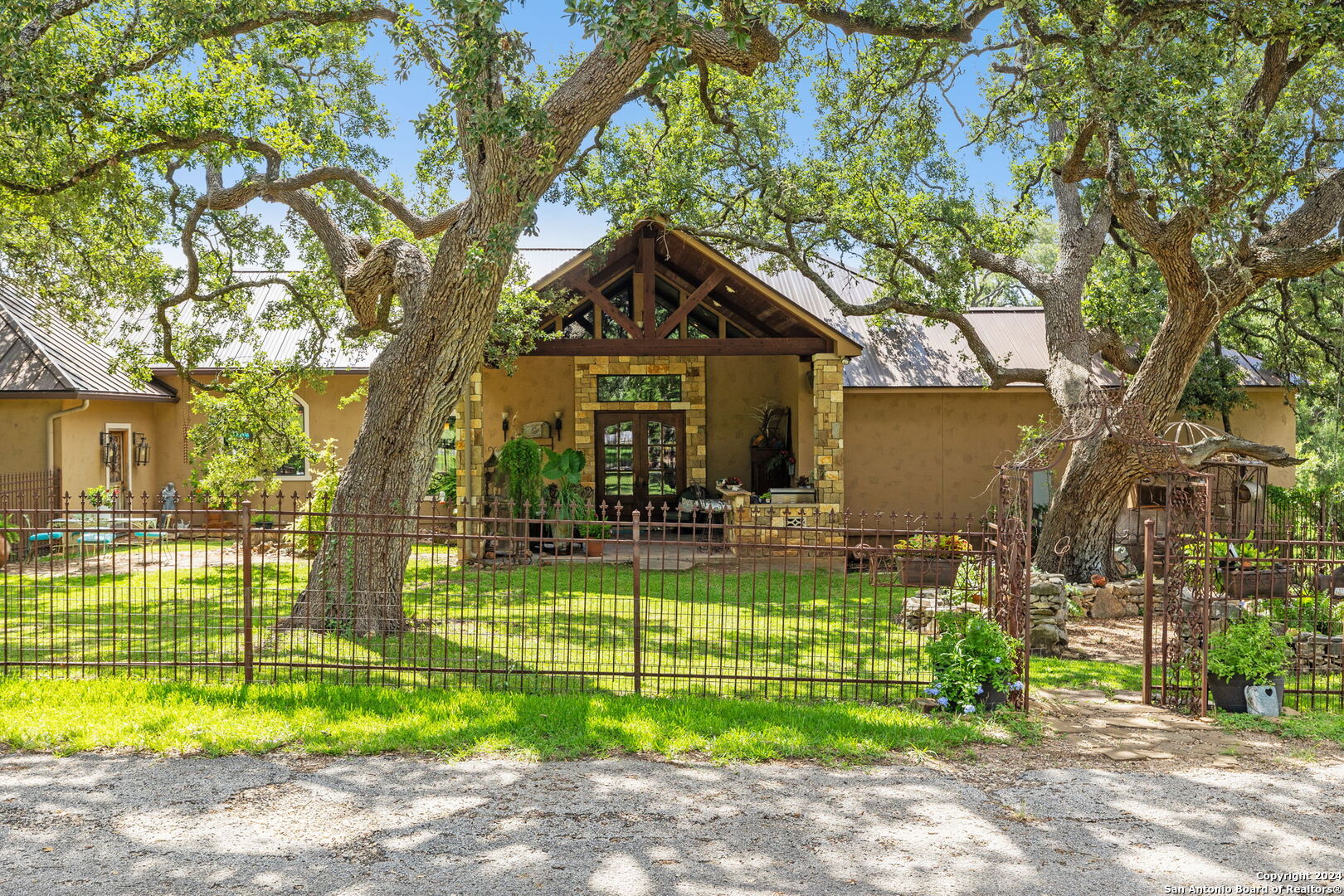 219 Doehne Oaks New Braunfels TX 78132