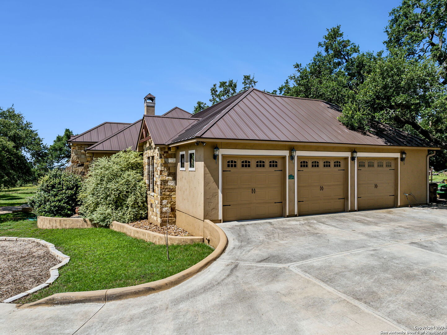 219 Doehne Oaks New Braunfels TX 78132