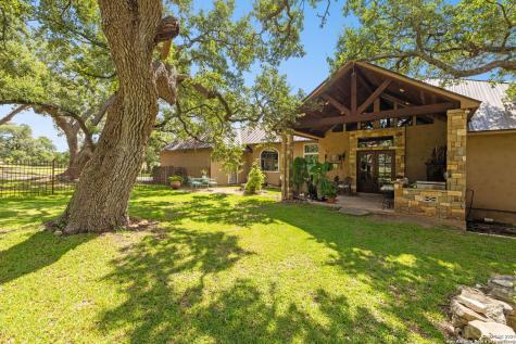 219 Doehne Oaks New Braunfels TX 78132