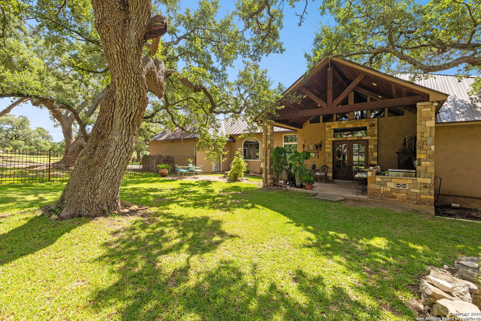 219 Doehne Oaks New Braunfels TX 78132