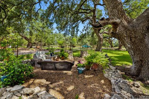 219 Doehne Oaks New Braunfels TX 78132